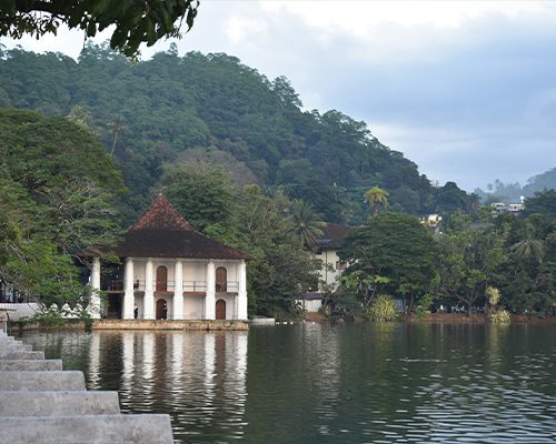 Kandy Lake